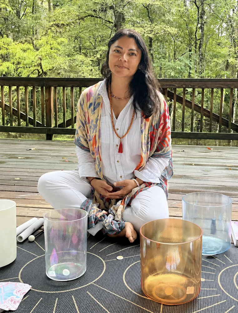 Caro, terapeuta holística y guía del Retiro Regresa a Ti Costa Rica 2027